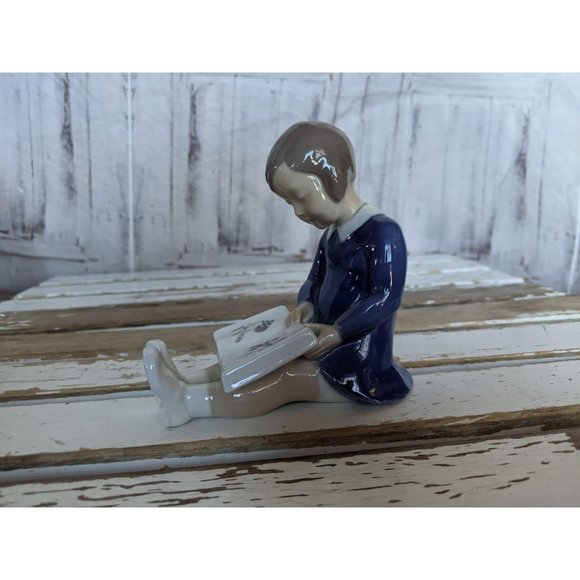 B&g 2247 girl reading book - Picture 3 of 7